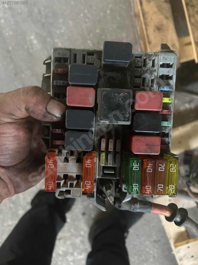 Fiat Albea Sigorta Kutusu Çıkma Parça