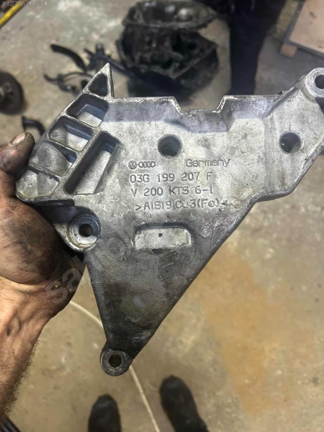 Volkswagen Skoda B6 Passat Caddy Motor Kulağı Çıkma Yedek Parça